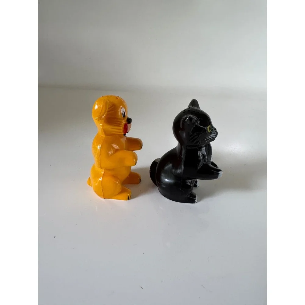N/A vintage plastic